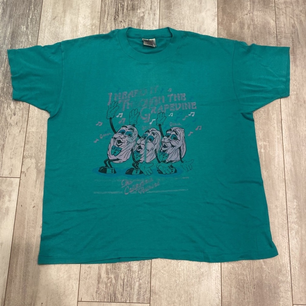 Real Vintage The California Raisins Tshirt I heard it through the Grapevine